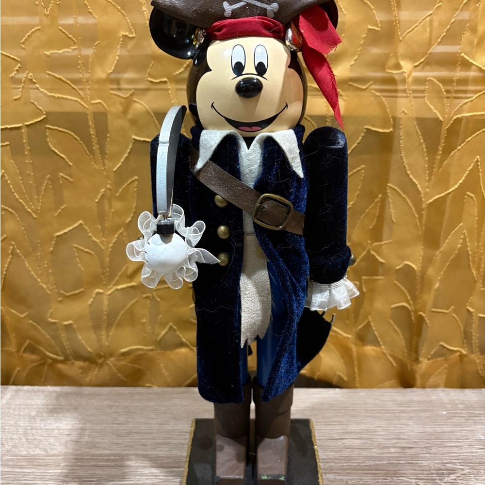 Disney Parks Authentic Pirates of the Caribbean Jack Sparrow Nutcracker